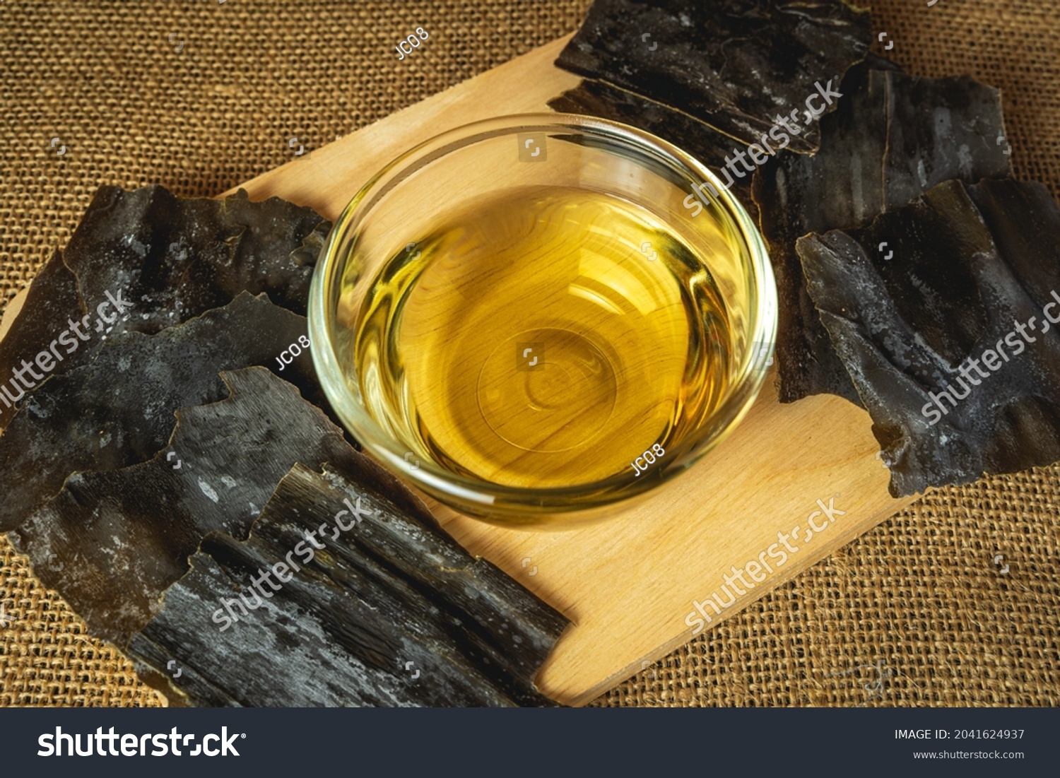 Kombu and Mushroom Broth