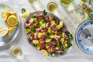 Octopus with potato (polpo e patate schiacciate)