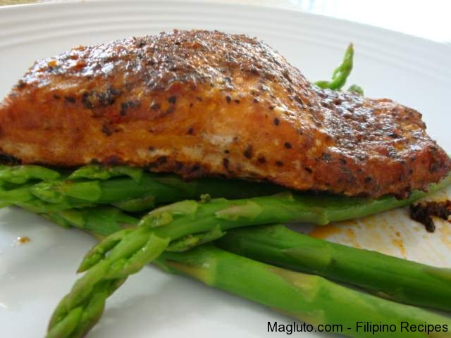 Salmon fillet with asparagus
