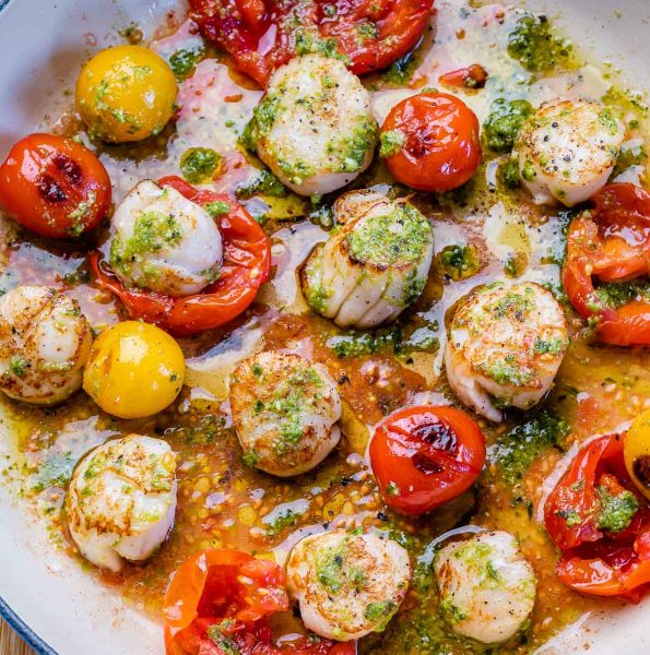 Seared Scallops with Bursting Tomatoes