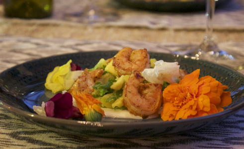 Thai-Style Shrimp with Mango Salad